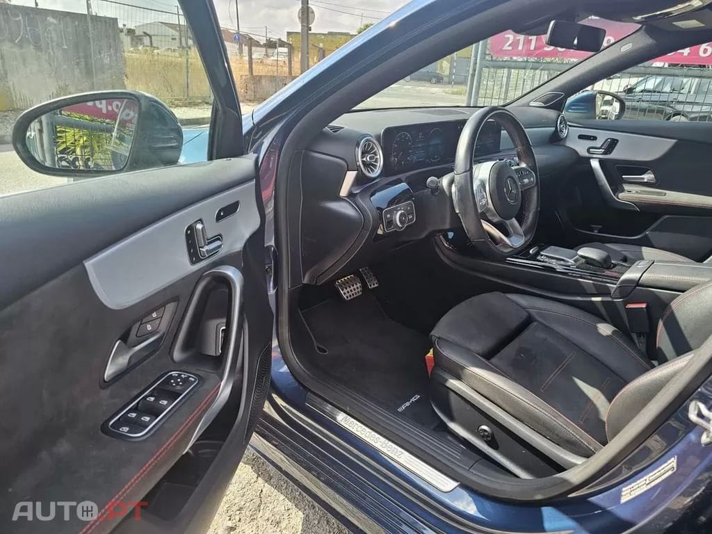 Mercedes-Benz A 250 e AMG Line
