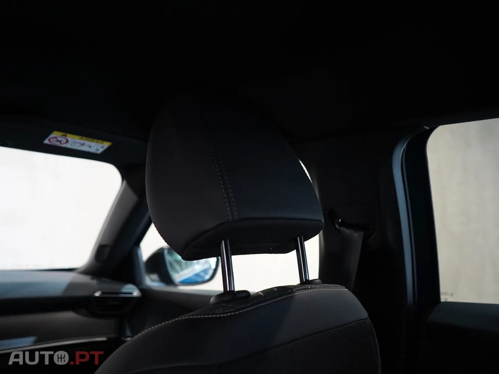 Peugeot 2008 1.2 Hybrid Allure e-DCS6