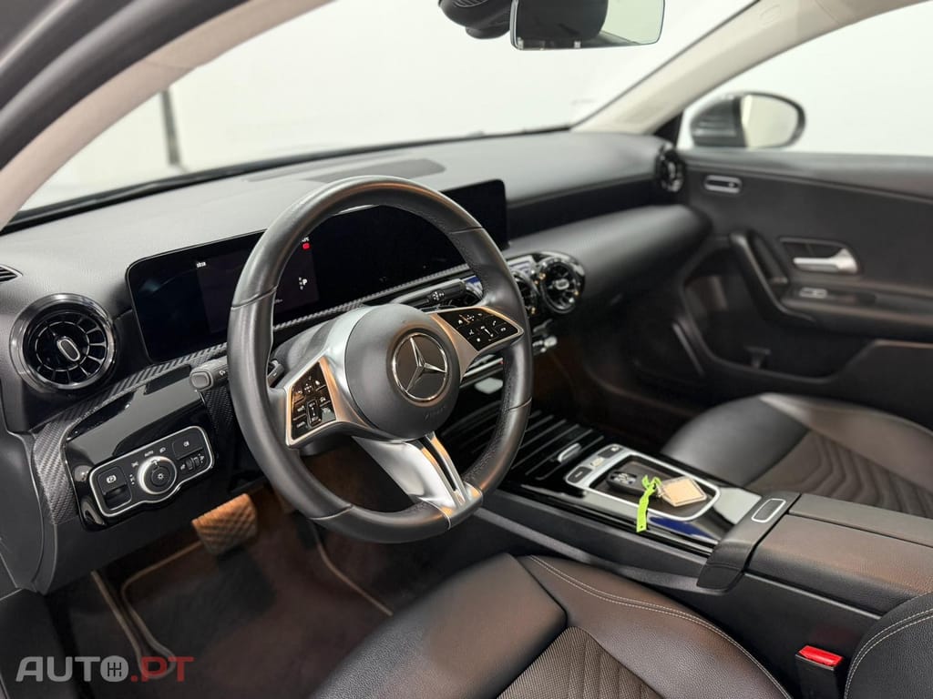 Mercedes-Benz A 200 Outro