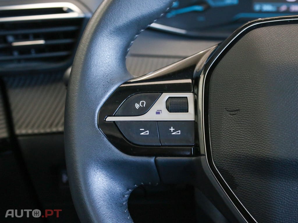 Peugeot E-208 50 kWh Active