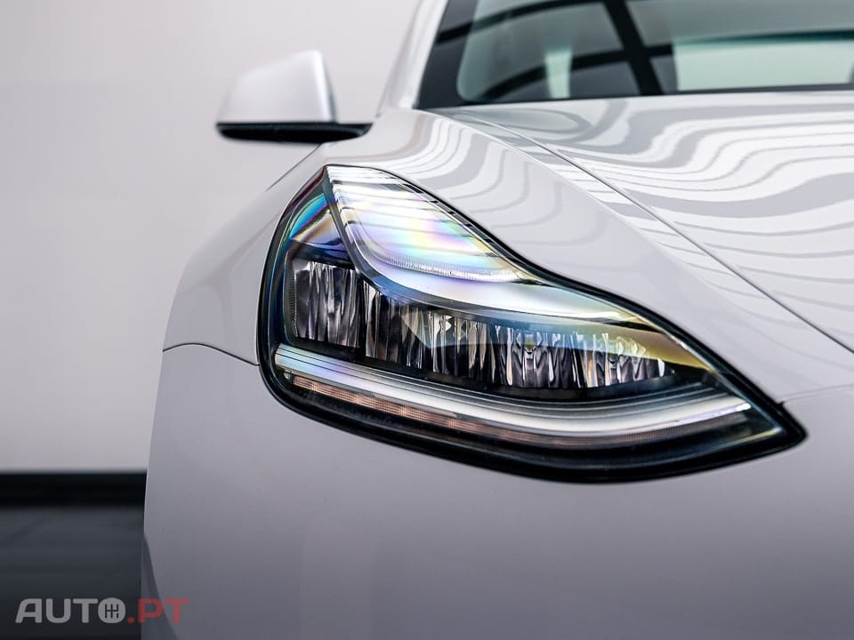 Tesla Model 3 Standard Range Plus RWD
