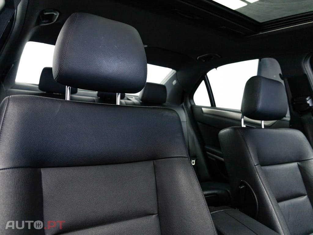 Mercedes-Benz E 250 BlueTEC Avantgarde Auto
