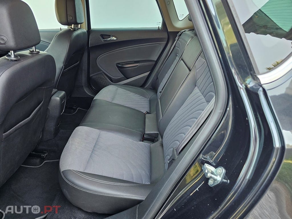 Opel Astra 1.6 CDTi Cosmo S/S J18