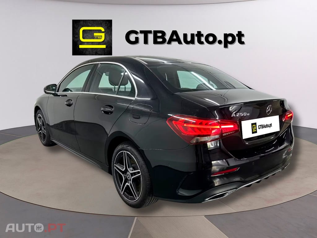 Mercedes-Benz A 250 I.V.A DEDUTIVEL AMG