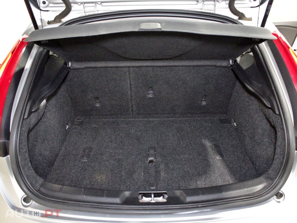 Volvo V40 Cross Country 2.0 D2 Kinetic Geartronic