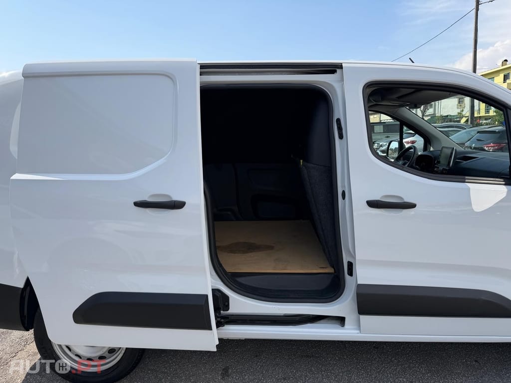 Opel Combo 1.5 D L2H1 Enjoy 102Cv | CARPLAY | IVA DEDUTÍVEL