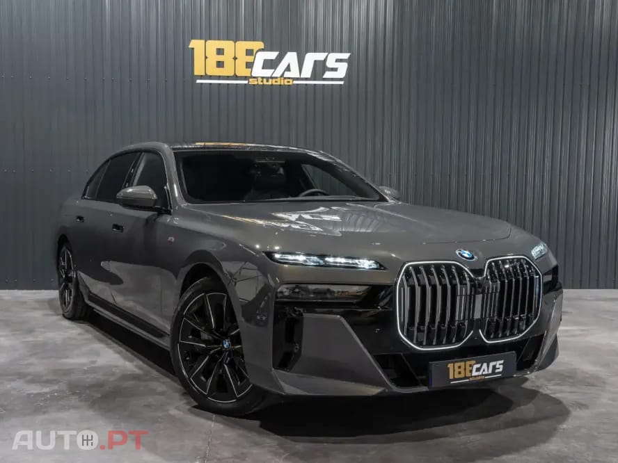 BMW 750 750e xDrive Pack Desportivo M