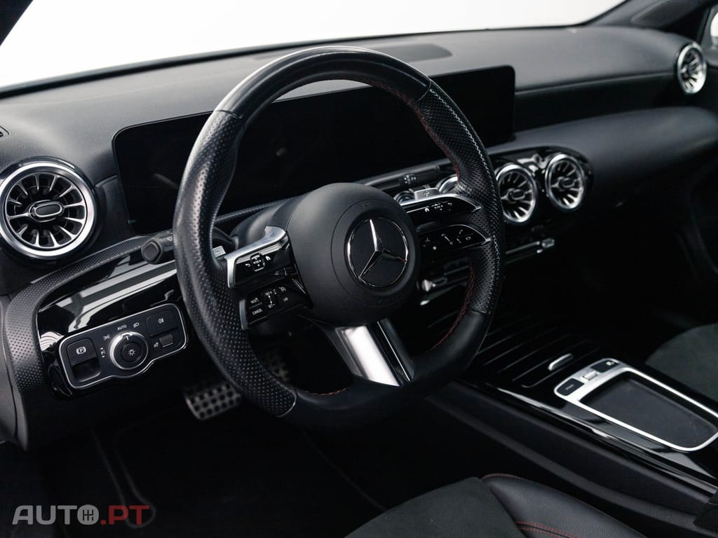 Mercedes-Benz A 250 e AMG Line