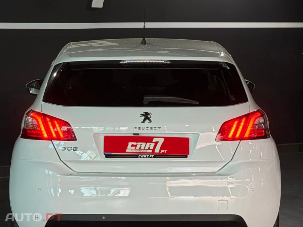 Peugeot 308 1.5 BlueHDi Style J17