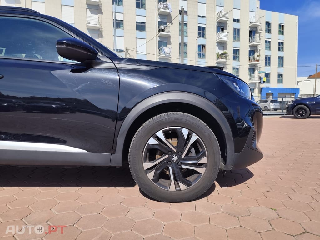 Peugeot 2008 1.2 PureTech Allure EAT8