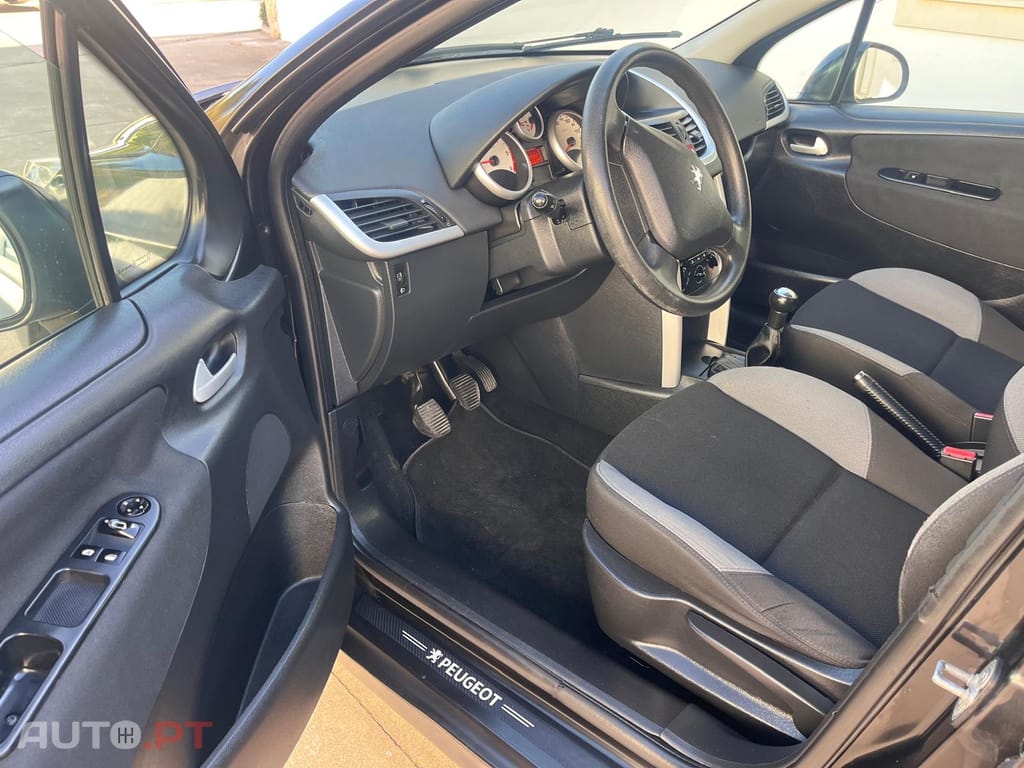Peugeot 207 1.4 HDI