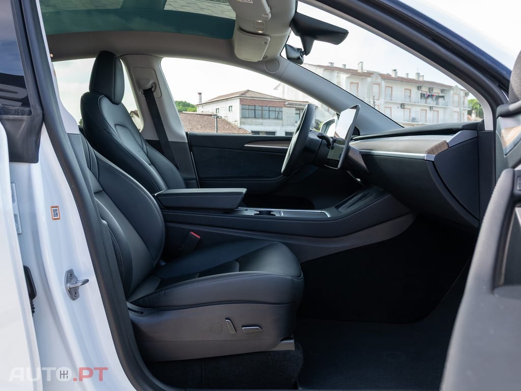 Tesla Model Y Long Range Dual Motor AWD