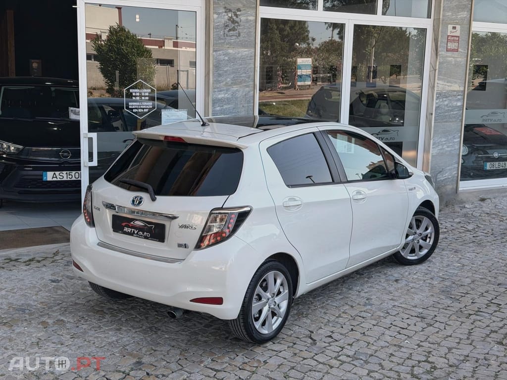 Toyota Yaris 1.5 HSD Comfort +P.Style+Navi