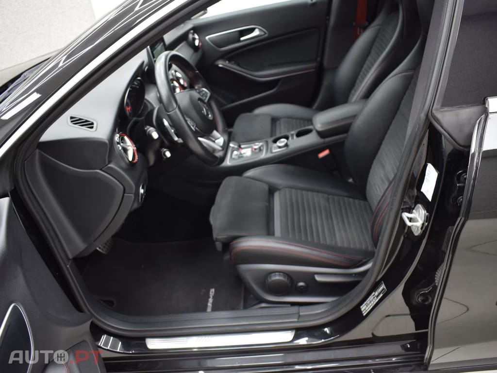 Mercedes-Benz CLA 45 AMG 4M