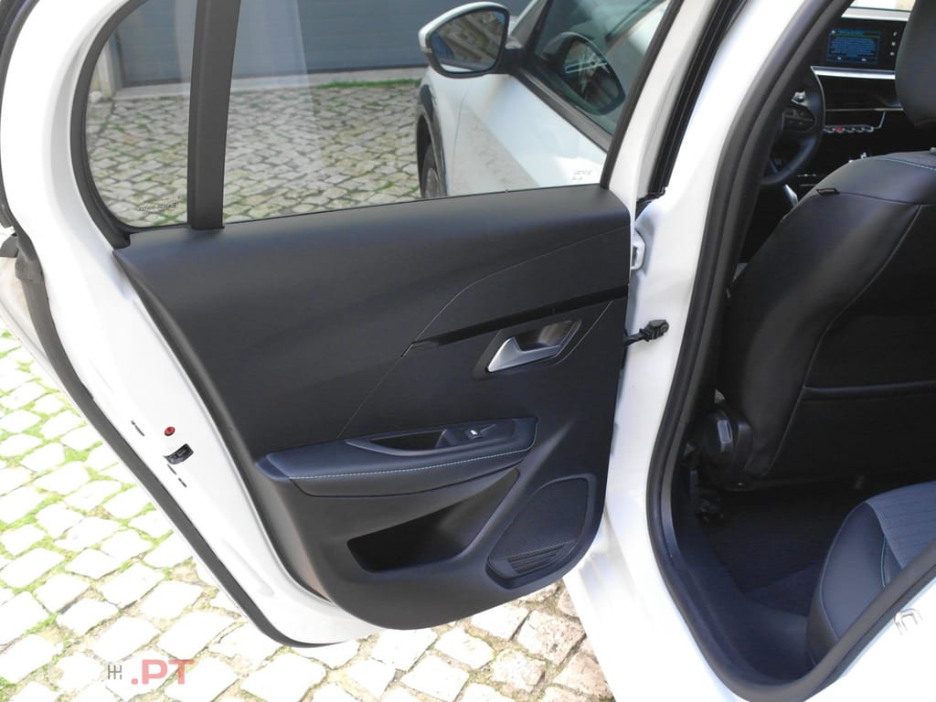 Peugeot E-208 50 kWh Active