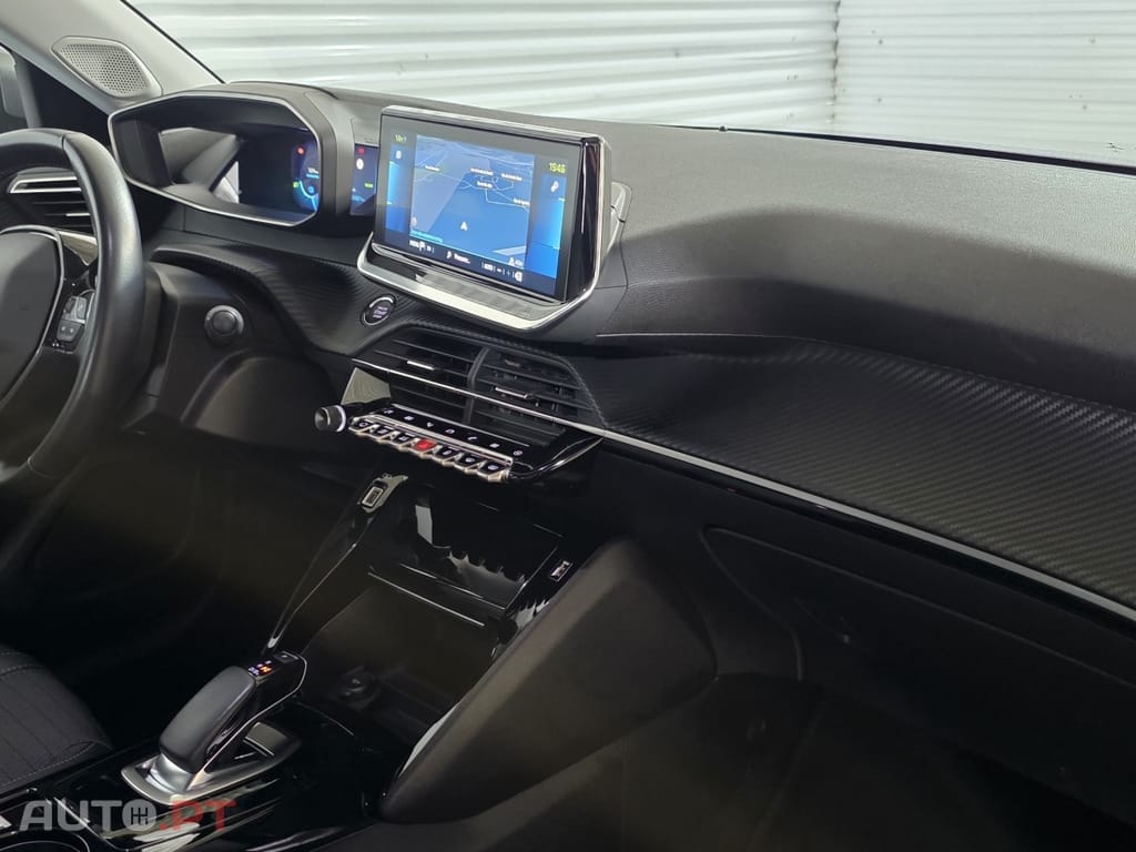 Peugeot E-2008 50 kWh Allure Pack