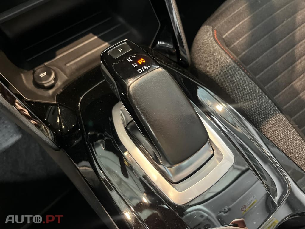 Peugeot E-208 Active Business I.V.A DEDUTÍVEL