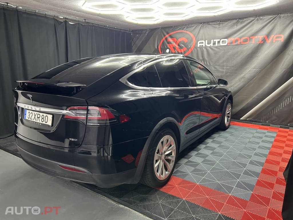 Tesla Model X 75D