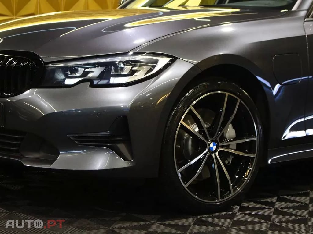 BMW 320 e Line Sport Auto