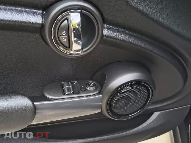 MINI Cooper Cooper One 1.6