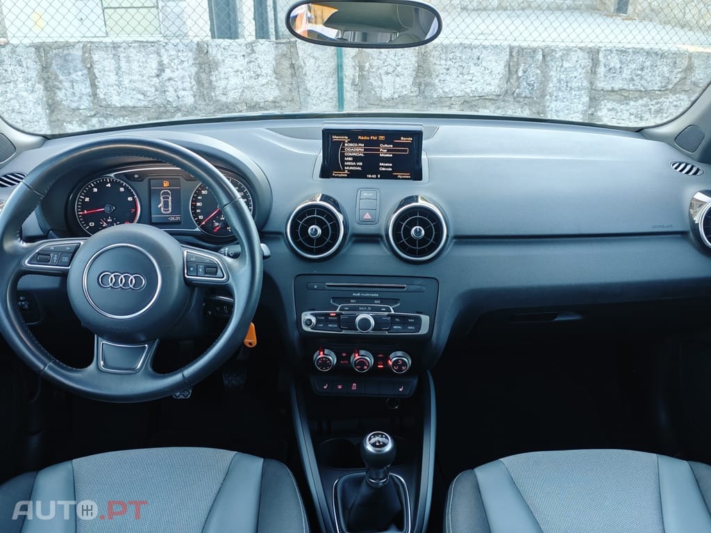Audi A1 1.0 TFSI ultra — fotografia 6