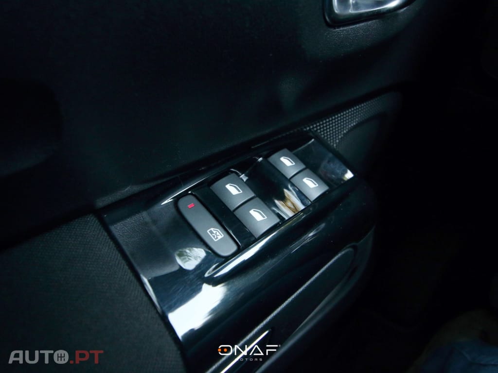 Citroen C3 1.2 Pure Tech Shine J17"