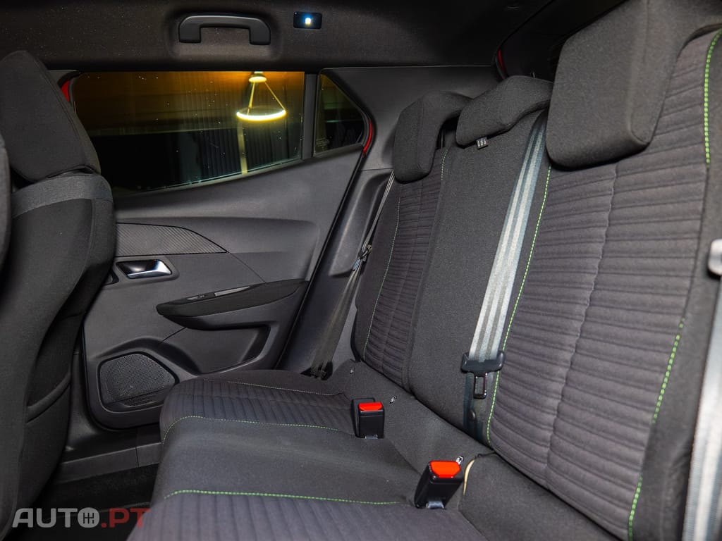 Peugeot 2008 1.2 PureTech Active Pack