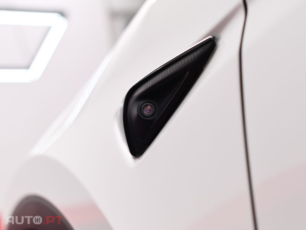 Tesla Model Y Long Range Dual Motor AWD