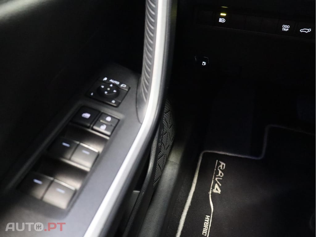 Toyota RAV4  2.5 HDF Comfort