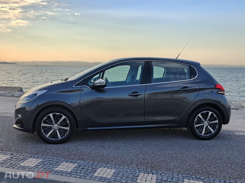 Peugeot 208 1.2 PureTech Allure EAT6