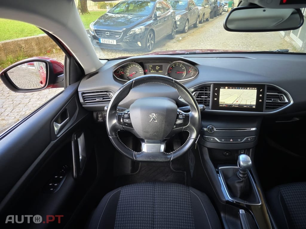 Peugeot 308 1.2 PureTech Active J17