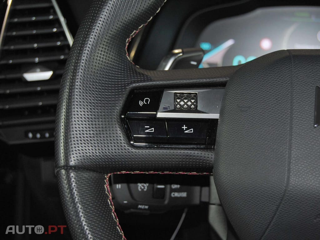 DS DS7 E-Tense Performance Line EAT8