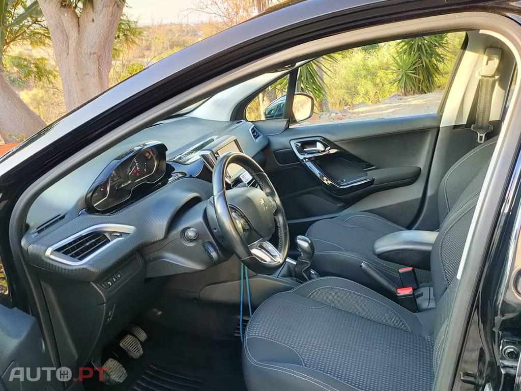 Peugeot 208 1.6 Blue HDi