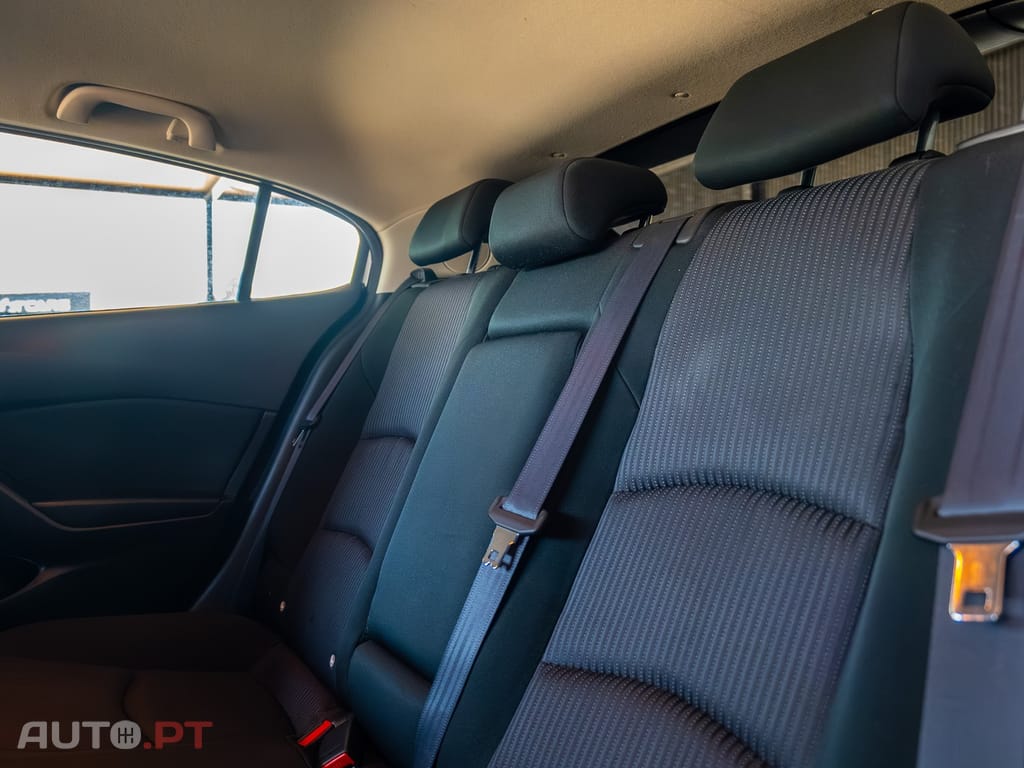 Mazda 3 1.5 Sky-D Excellence Navi