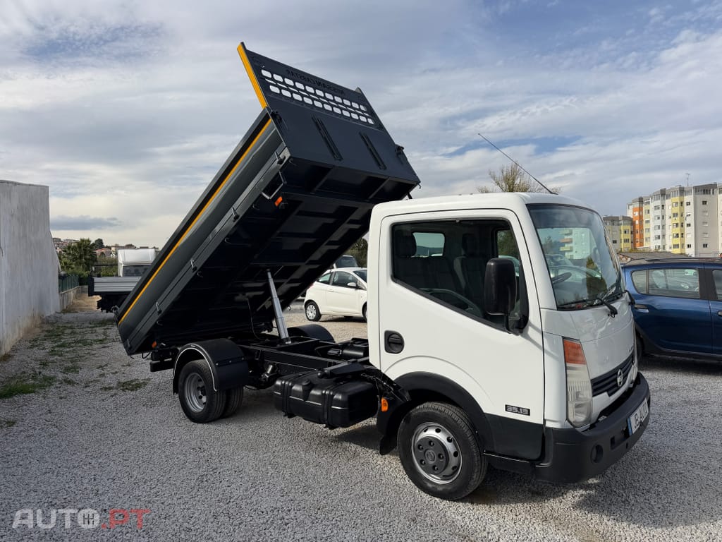 Nissan Cabstar 2.5 dCI 3LUG Tri-Basculante 62.000 Kms