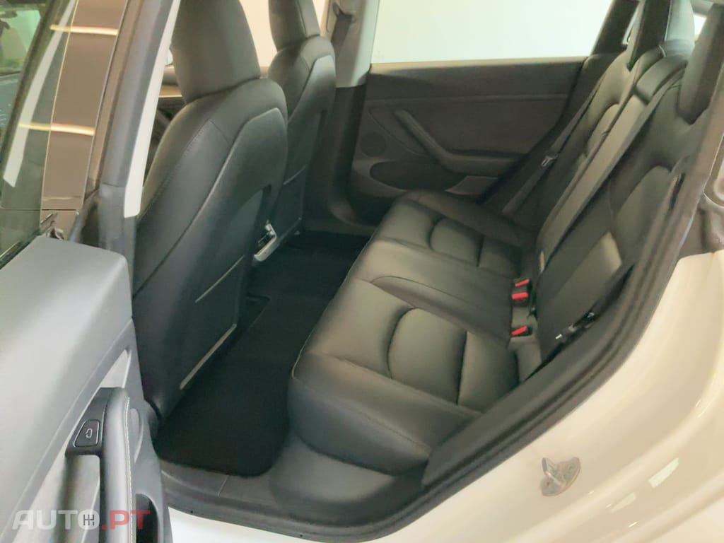 Tesla Model 3 Standard Range Plus RWD