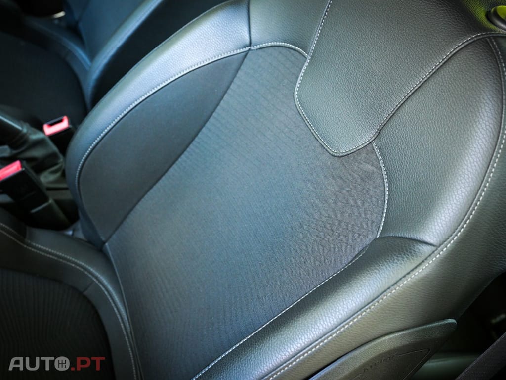 Opel Adam 1.0 T Rocks