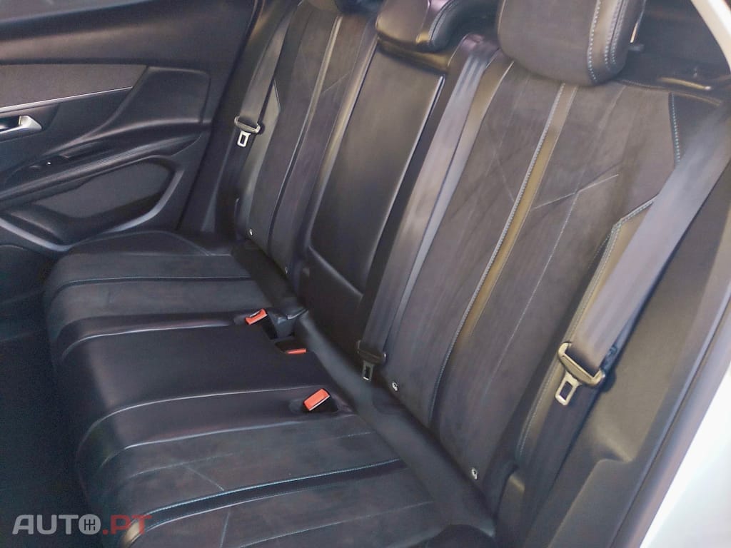 Peugeot 3008 1.2 PureTech Allure Grip Control EAT6