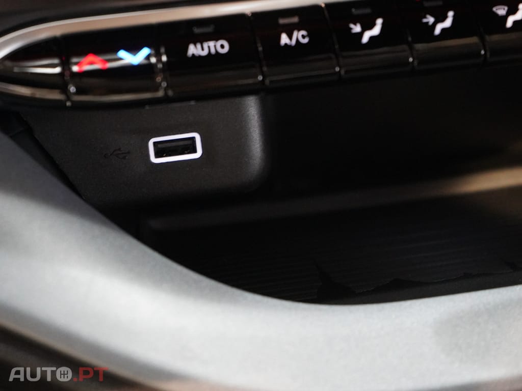 Fiat 500e Berlina Série 4 42 kWh (Red)