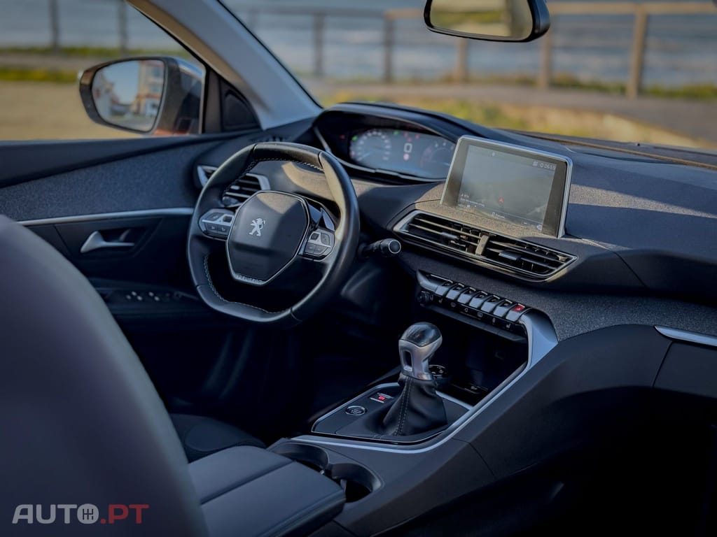 Peugeot 3008 1.2 PureTech Allure