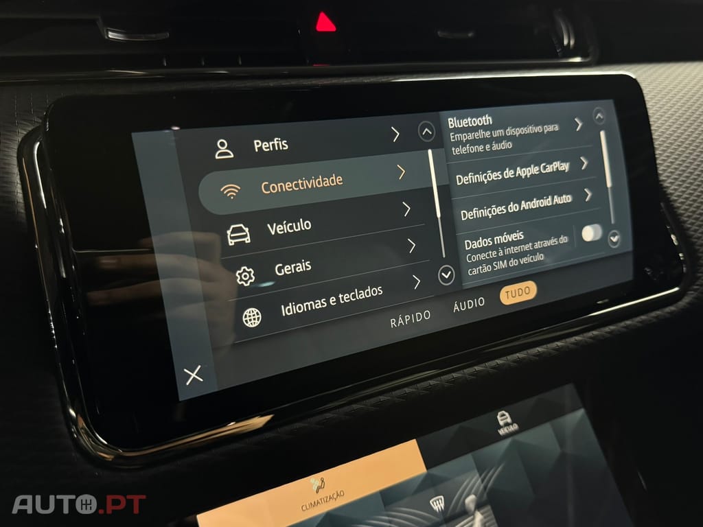 Land Rover Evoque 1.5 P300e AWD R-Dynamic S Auto