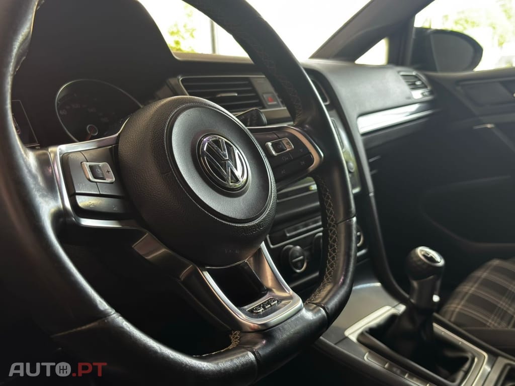 Volkswagen Golf 2.0 TDi GTD