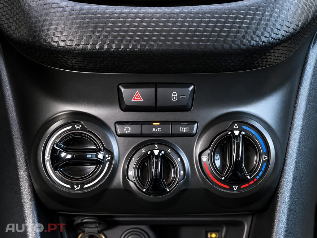 Peugeot 208 STYLE BLUE HDI