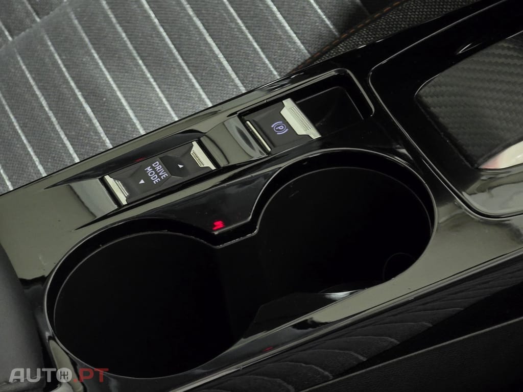 Peugeot E-208 50 kWh Style