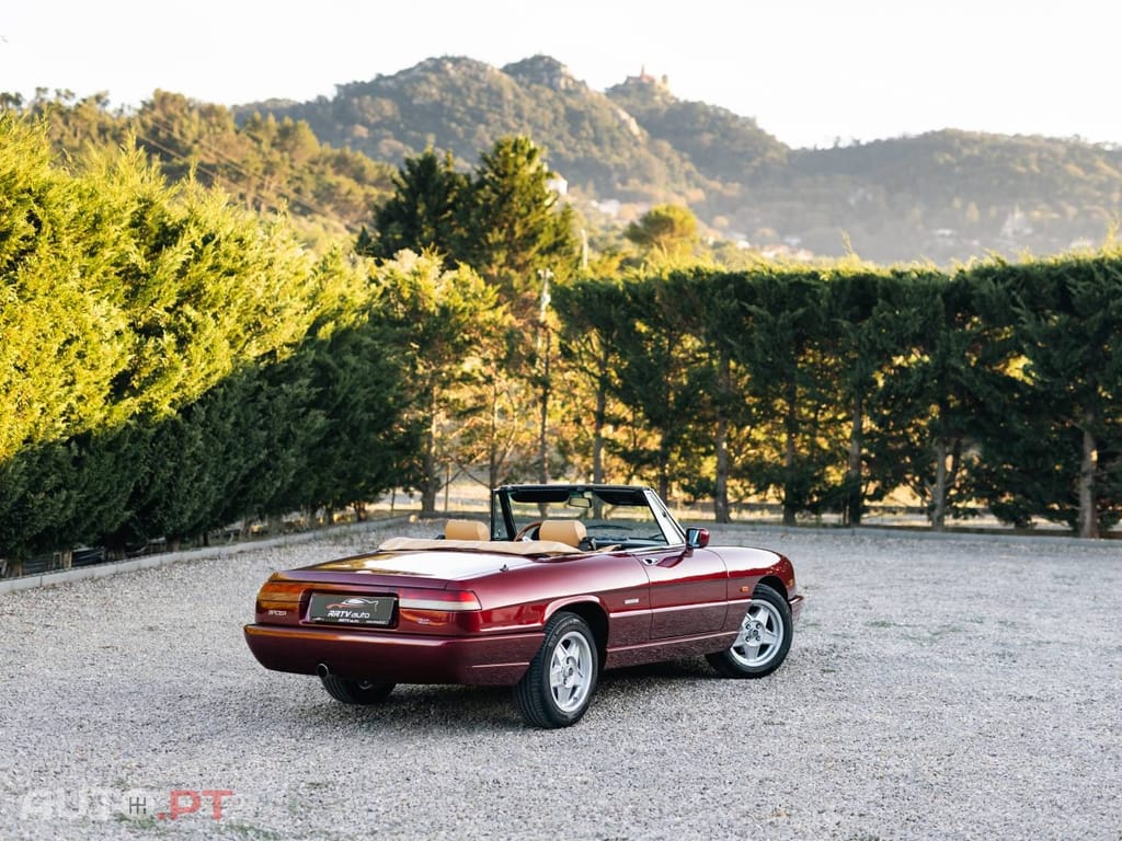 Alfa Romeo Spider 2.0