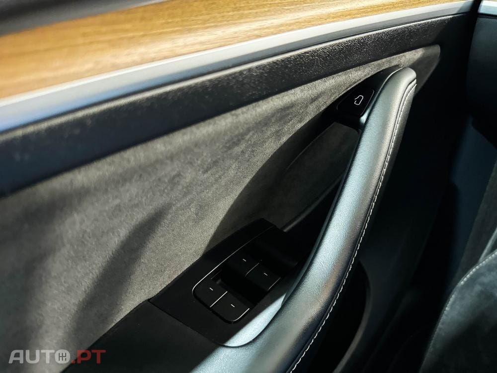 Tesla Model Y Long Range Dual Motor AWD