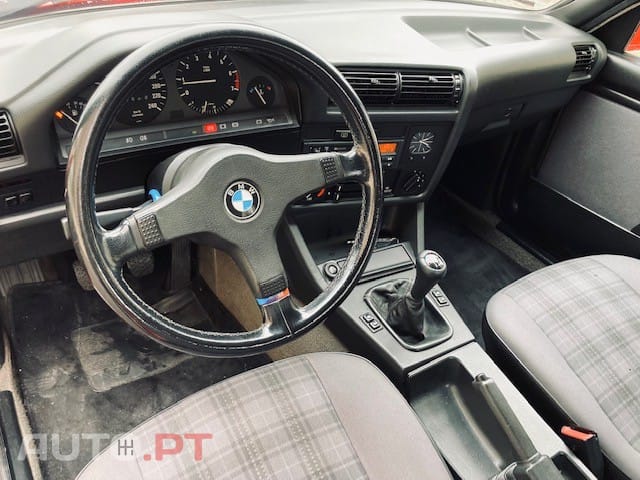 BMW 318 IS