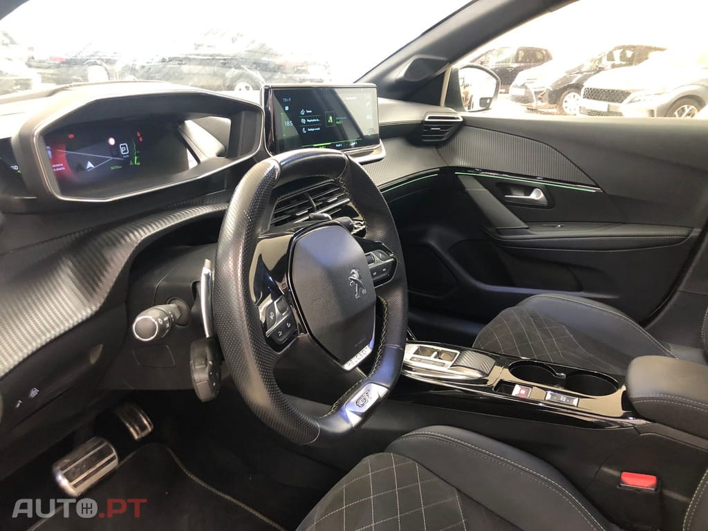 Peugeot 208 1.2 PureTech GT Line EAT8