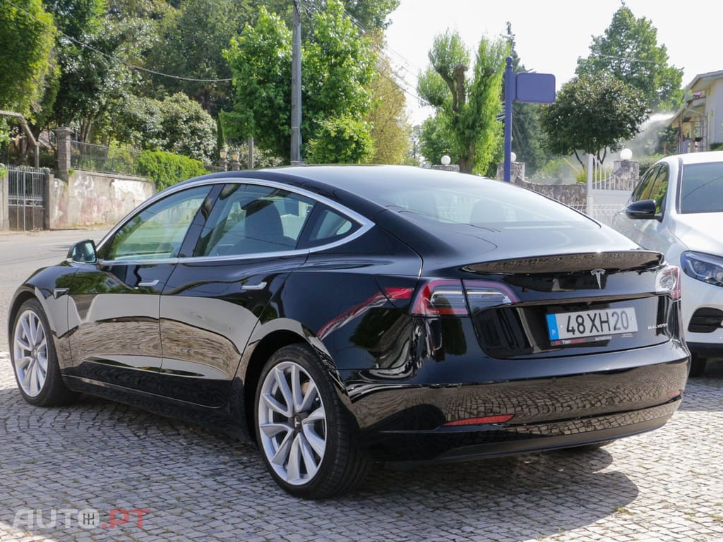 Tesla Model 3 Long-Range Dual Motor AWD
