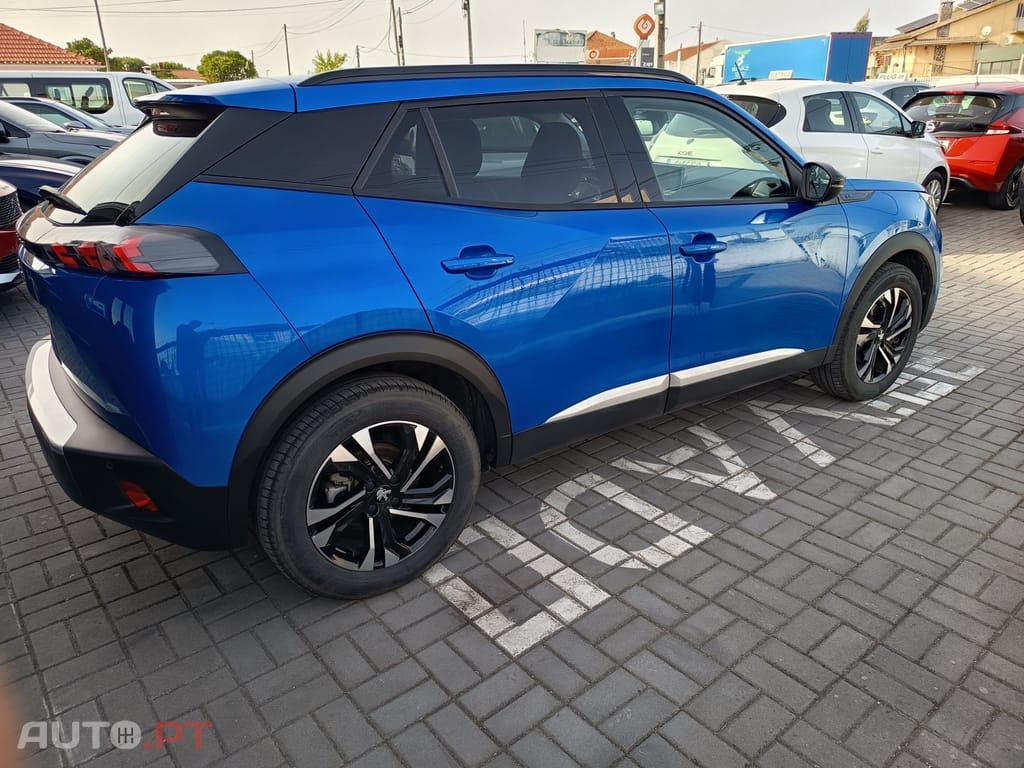 Peugeot E-2008 50 kWh Allure
